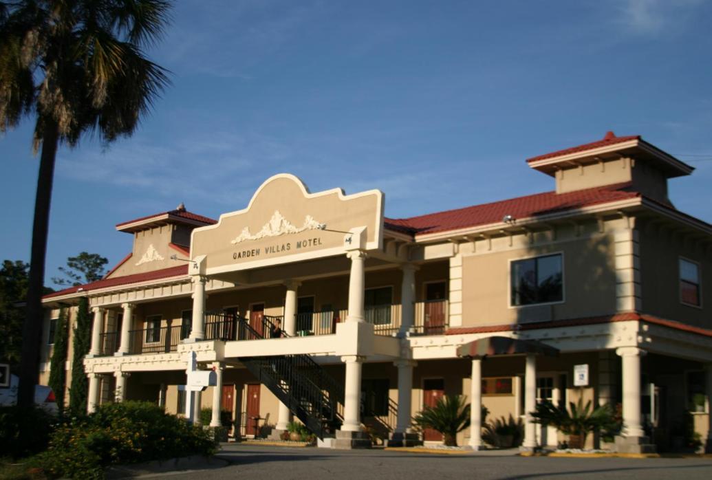 The Garden Villas Hotel Valdosta Exterior photo